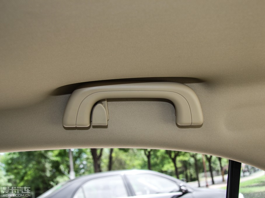 2015���EC8 2.0L �ք��Mȡ��