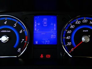 2015款1.5L 手动精英型 中控区