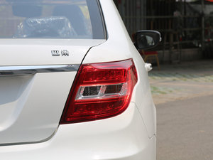 2016款1.3T 手动尊贵版 尾灯