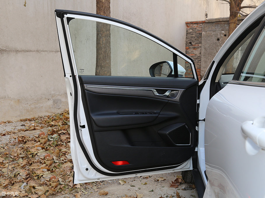 2016ۺGS \Ӱ 1.8L քI