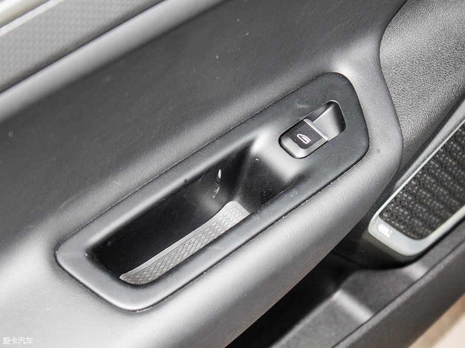 2016��ۺ�GS �\(y��n)��(d��ng)�� 1.3T DCT�I(l��ng)����