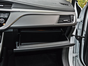2016款优雅版 1.3T DCT领尚型 手套箱