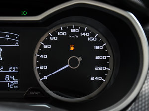 2016款优雅版 1.8L 手动领尚型 中控区