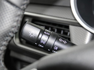 2016款优雅版 1.8L DCT领尚型 中控区