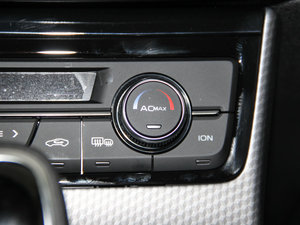 2016款优雅版 1.8L DCT领尚型 中控区