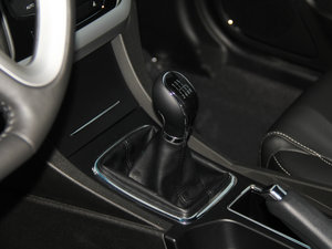 2016款三厢 1.3T 手动向上型 换挡杆