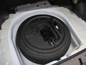 2016款三厢 1.3T 手动向上型 备胎