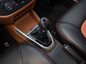 2016款1.5L 手动进取型 国V 换挡杆