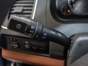 2016款1.5L 手动进取型 国V 中控区