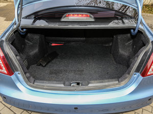 2016款1.5L 手动精英型 国V 行李厢空间