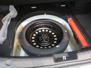 2016款1.3T 手动精英型 备胎