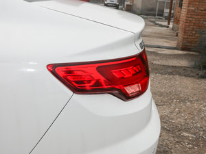 2016款1.8L 手动精英型 细节外观