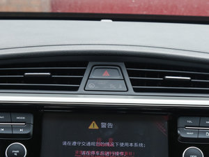 2016款1.8L 手动精英型 中控区