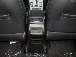 2016款1.3T DCT精英型 空间座椅