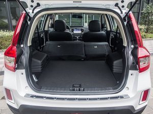 2016款1.8L 手动豪华型 行李厢空间