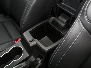 2016款1.8L 手动尊贵型 空间座椅