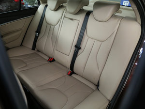 2017款百万款 1.5L 手动豪华型 空间座椅