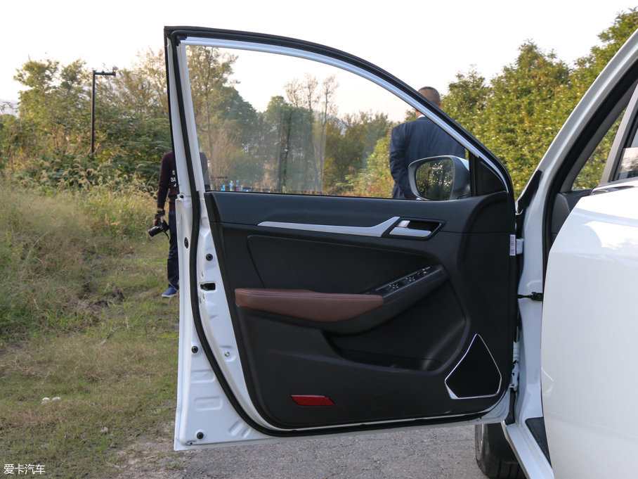 2017���h�� 1.5L �Ԅ��Ҹ���