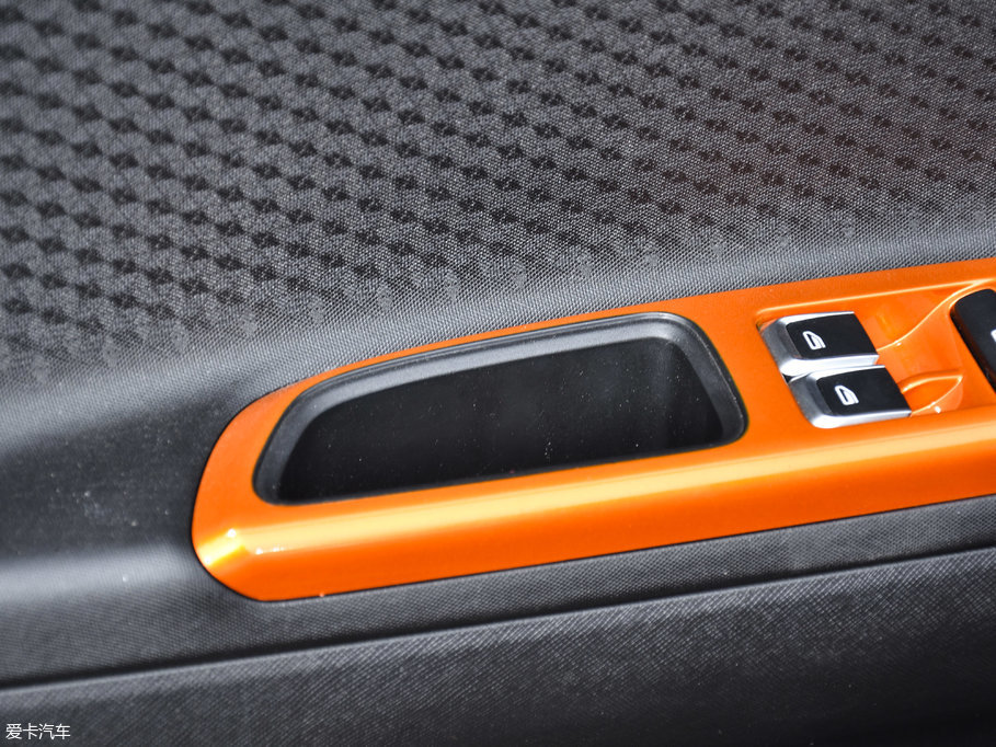 2017h(yun)X1 1.3L Ԅ(dng)Ұ