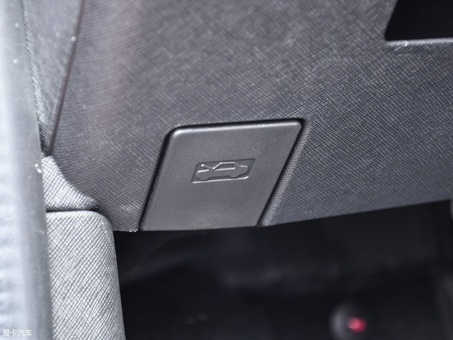 2017h(yun)X1 1.3L Ԅ(dng)Ұ