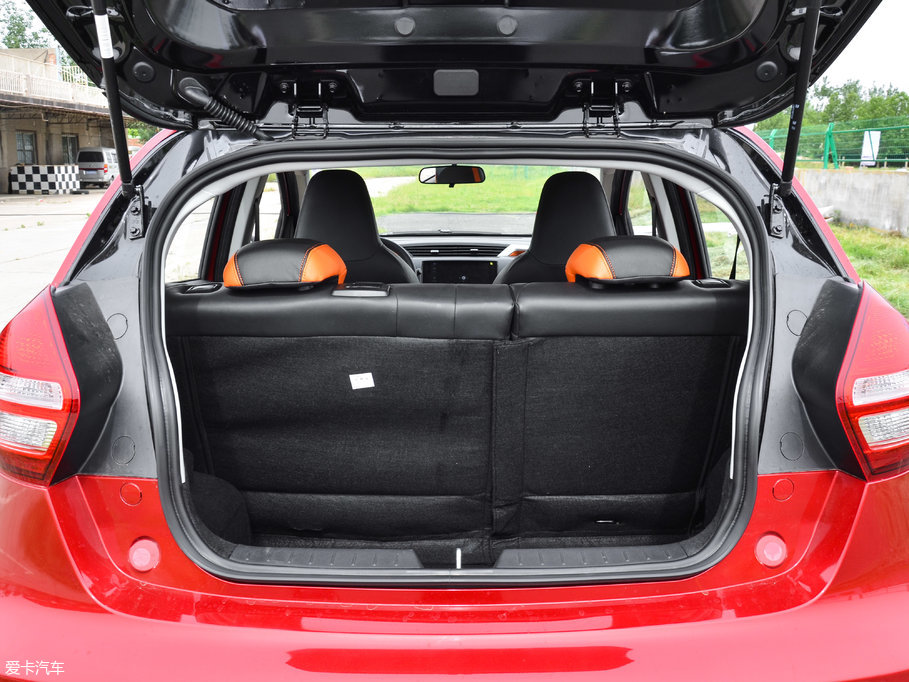 2017h(yun)X1 1.3L Ԅ(dng)Ұ