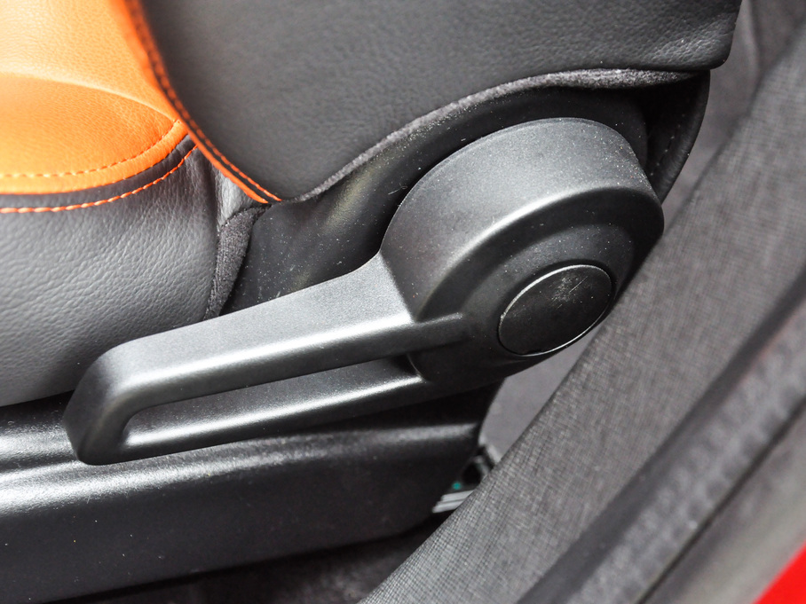 2017h(yun)X1 1.3L Ԅ(dng)(l)Ȥ