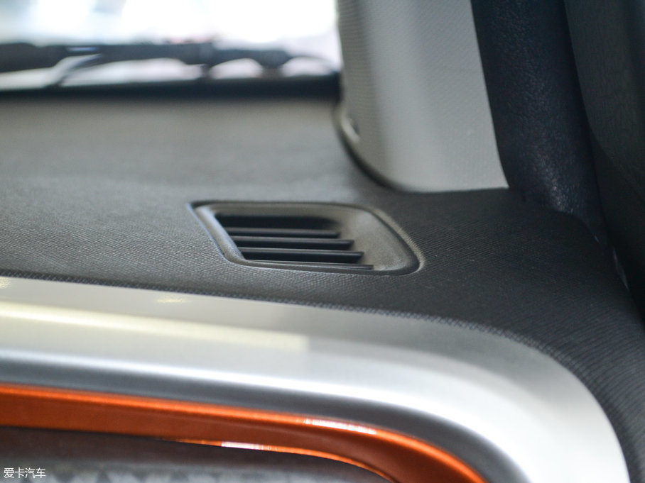 2017h(yun)X1 1.3L Ԅ(dng)(l)Ȥ