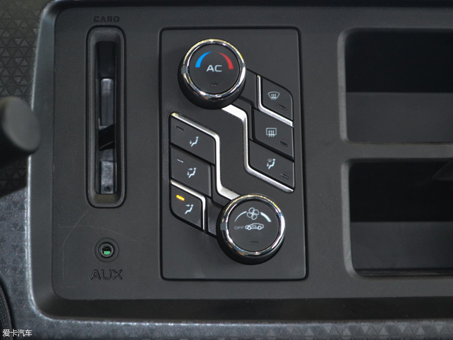 2017h(yun)X1 1.3L Ԅ(dng)(l)Ȥ