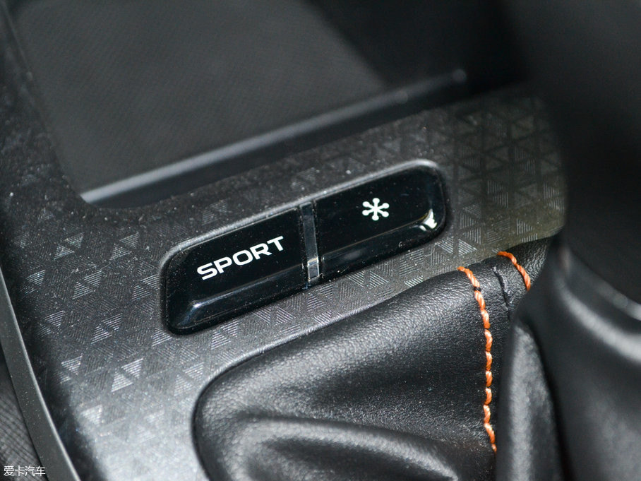 2017h(yun)X1 1.3L Ԅ(dng)(l)Ȥ