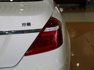 2017款百万款 1.5L CVT豪华型 尾灯