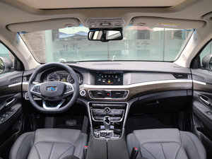 2017款1.8T 自动旗舰型 内饰全景