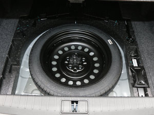 2017款1.8T 自动旗舰型 备胎