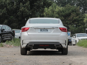2017款1.8T 自动尊贵型 正后	