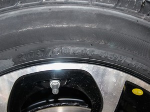 2017款1.5L 手动精英型 轮胎尺寸