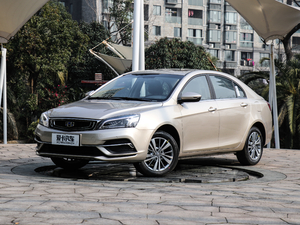 2018款1.5L CVT尊贵型 左前45度