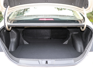 2018款1.5L CVT尊贵型 行李厢空间