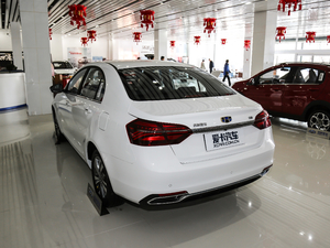 2018款1.5L CVT向上互联版 左后45度