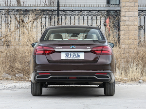 2018款1.5L CVT豪华型 正后	