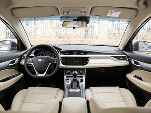 2018款1.5L CVT豪华型 内饰全景