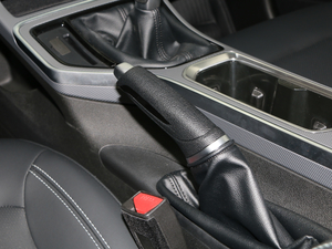 2018款1.4T 手动精英智联型 驻车制动器