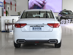 2018款1.8L 手动精英智联型 正后	