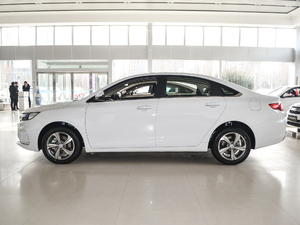 2018款1.8L 手动精英智联型 正侧（左）