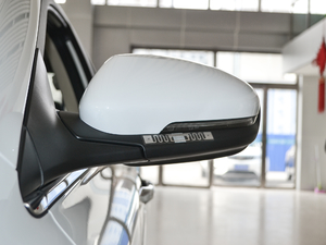 2018款1.8L 手动精英智联型 后视镜