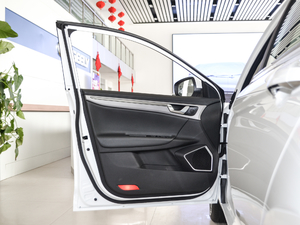 2018款1.8L 手动精英智联型 驾驶位车门