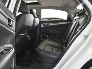 2018款1.8L 手动精英智联型 后排空间