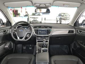 2018款1.8L 手动精英智联型 内饰全景