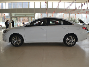 2018款1.8L 自动精英智联型 正侧（左）
