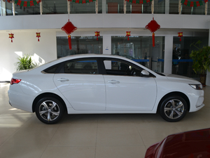 2018款1.8L 自动精英智联型 整体外观