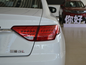 2018款1.8L 自动精英智联型 尾灯