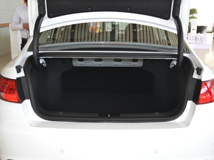 2018款1.8L 自动精英智联型 行李厢空间